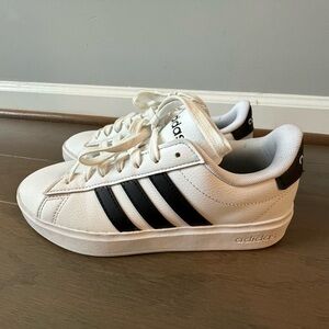 Adidas Kids Unisex Grand Court White and Black Sneakers Size 6